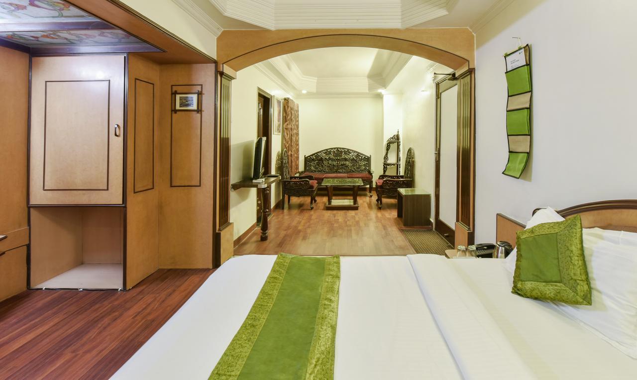 Hotel Kanishka Райпур Екстер'єр фото