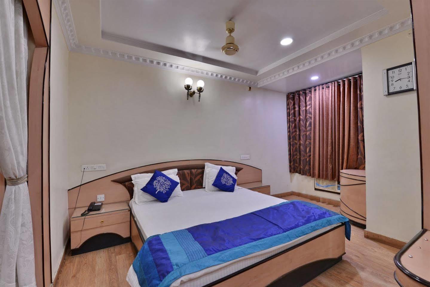 Hotel Kanishka Райпур Екстер'єр фото