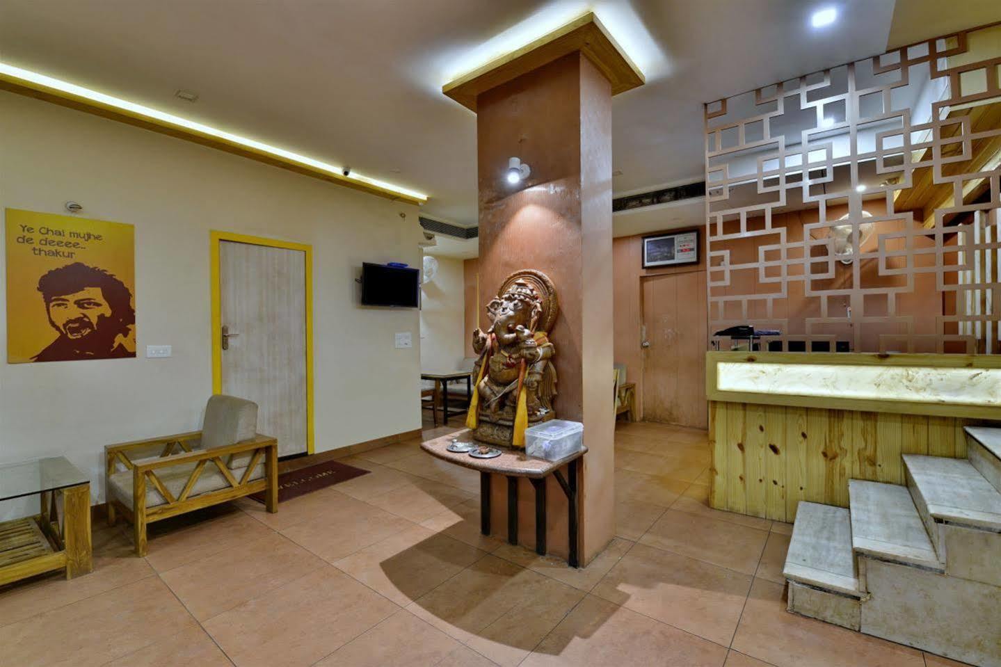 Hotel Kanishka Райпур Екстер'єр фото